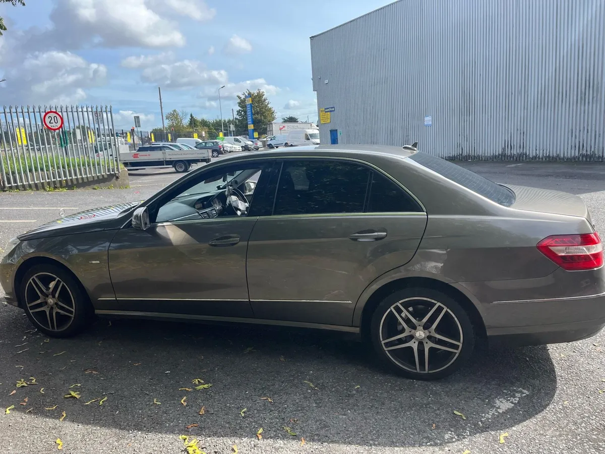E220 - Image 5