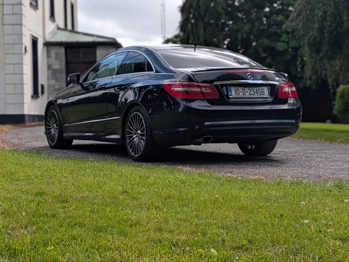 10 MB E-250 coupe 2.1 Diesel Automatic - Image 4