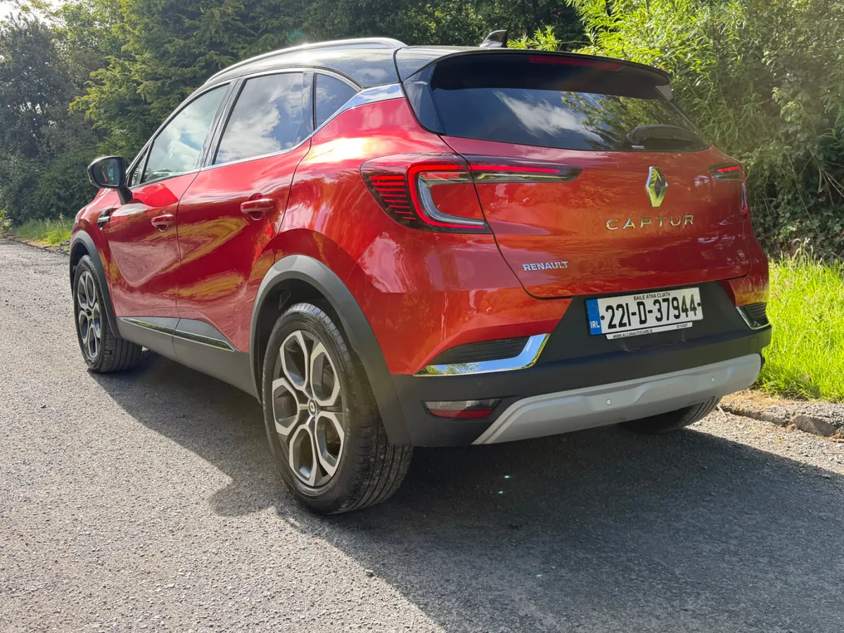 2022 Renault Captur 1.3 TCe Intens Techpack — Auto - Image 6