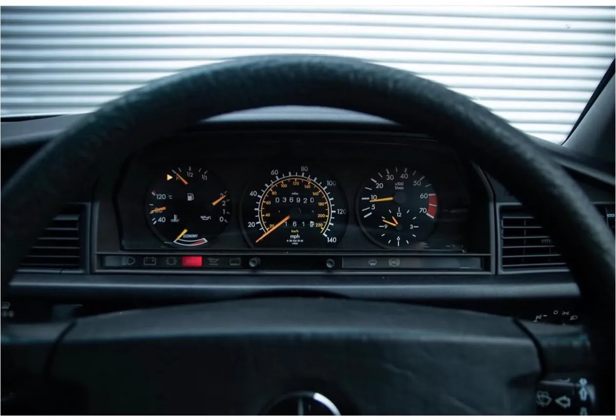 Mercedes-Benz 190 1989 - Image 4