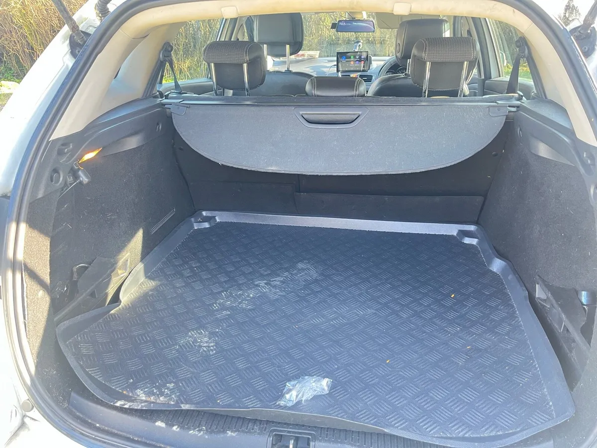 GT Line Renault Megane Estate - Image 4