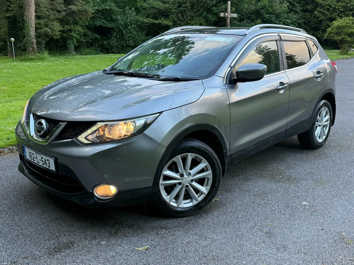 2016 Nissan Qashqai | Panoramic Roof - Image 2