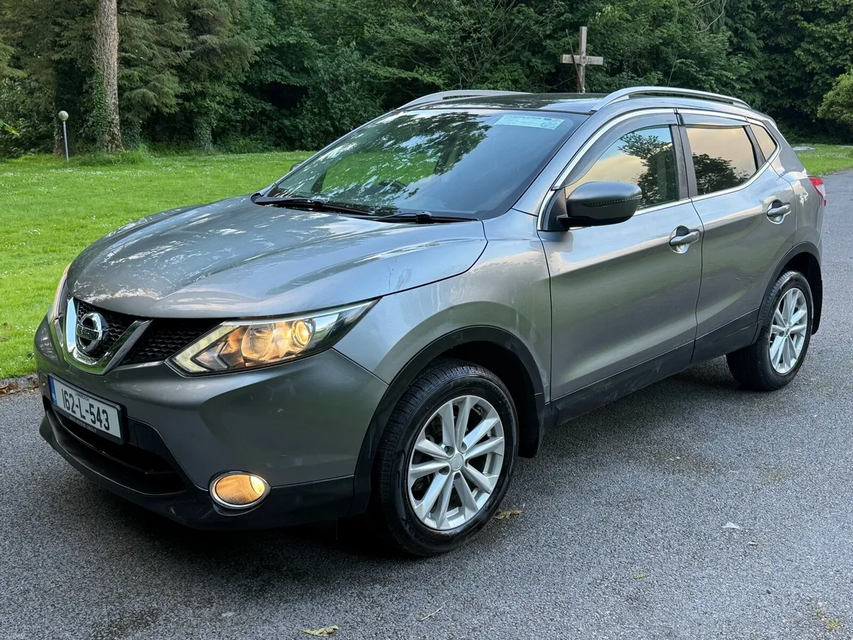 2016 Nissan Qashqai | Panoramic Roof - Image 4