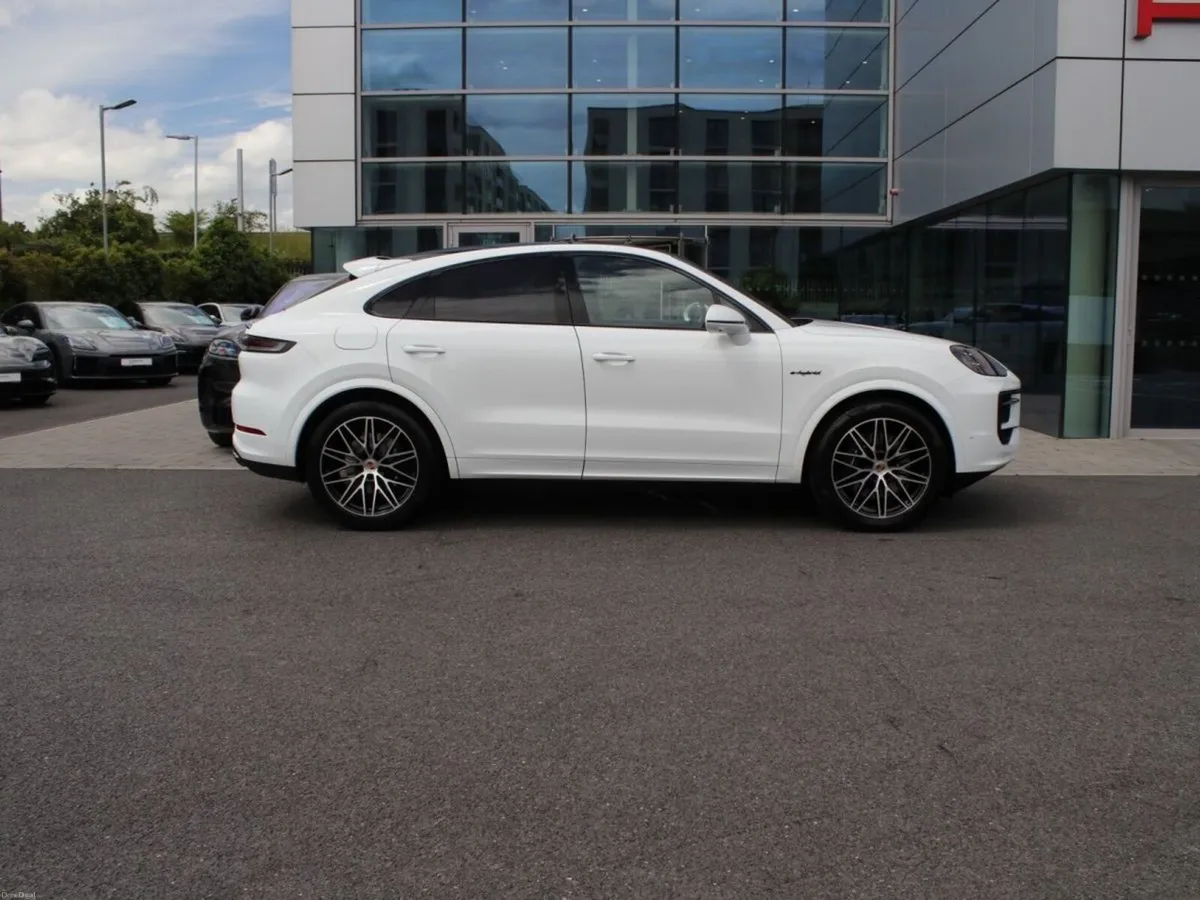 Porsche Cayenne E-Hybrid Coupe Black Edition (New) - Image 4