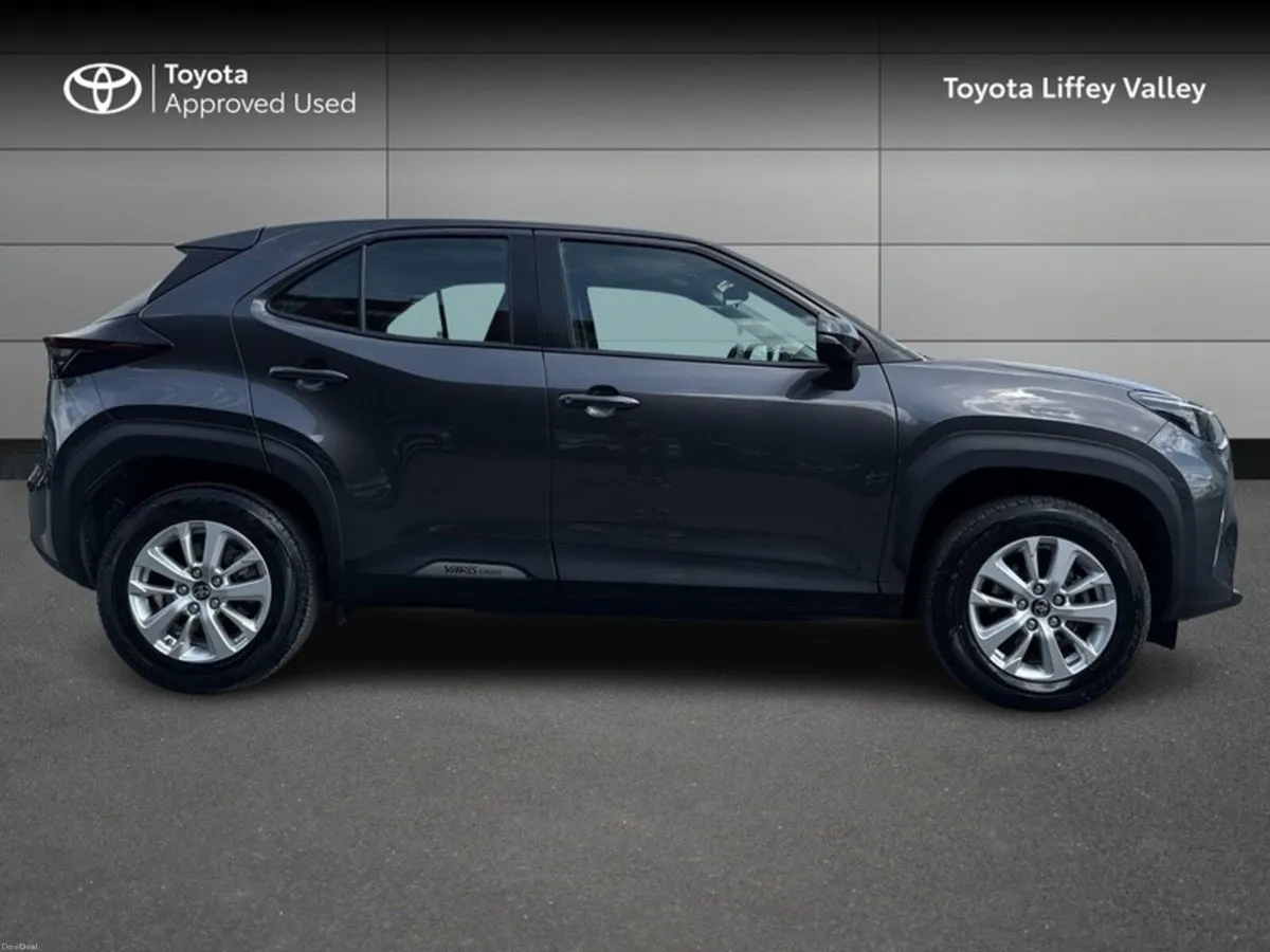Toyota Yaris Cross YARIS CROSS LUNA HYBRID - Image 3