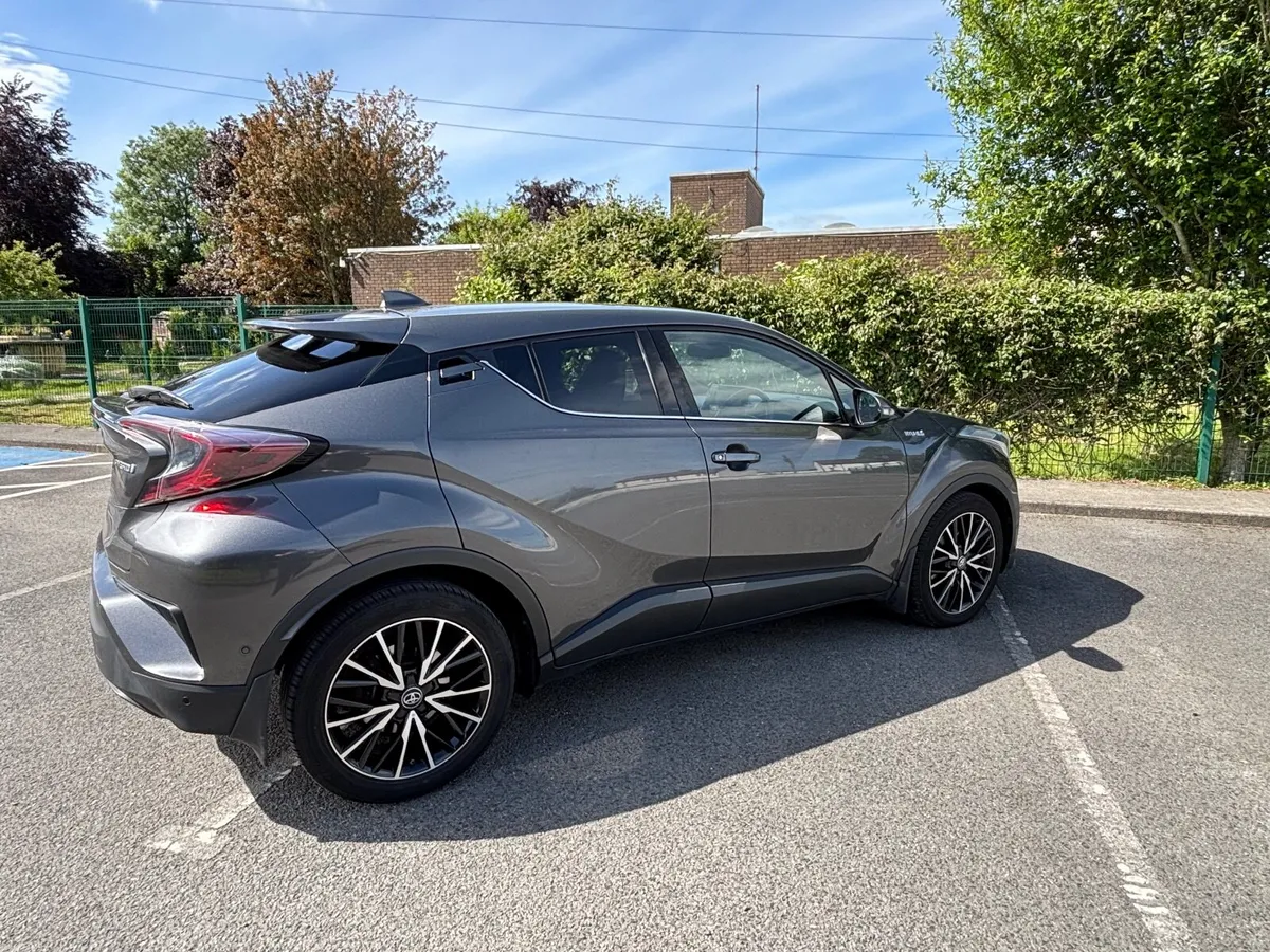 Toyota C-HR 2019 Automatic - Image 1