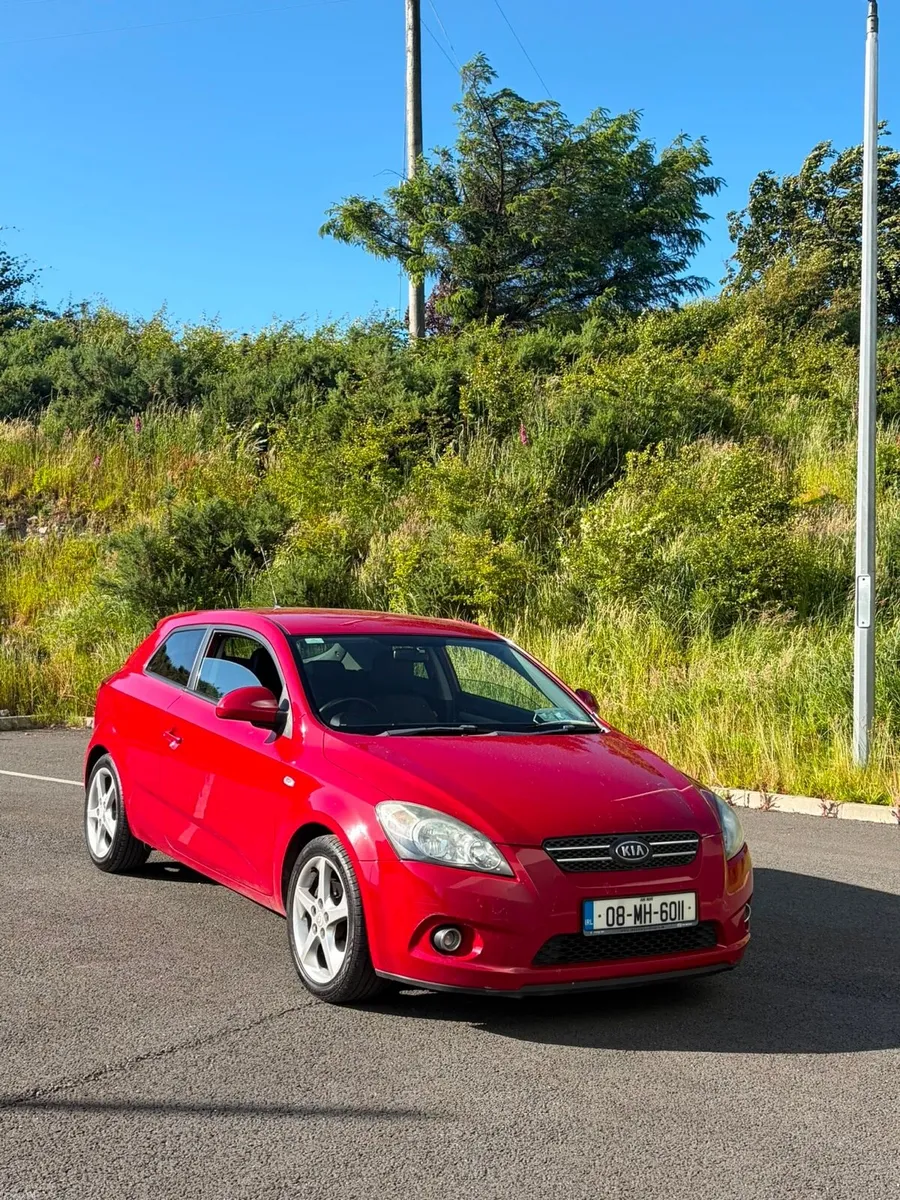 Kia pro ceed 1.6 diesel NCT9/26. , TAX 9/26 €1650 - Image 1