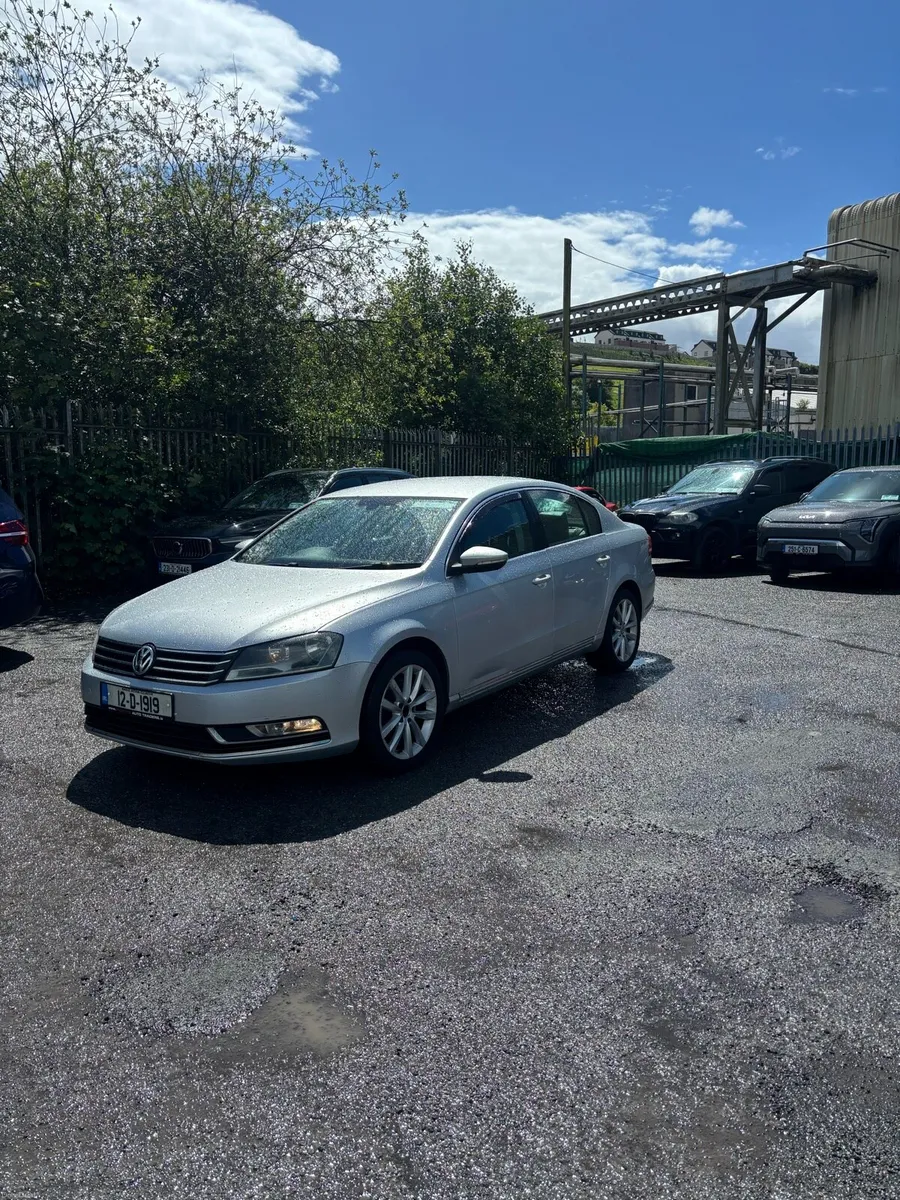 2012 Volkswagen Passat - Image 2