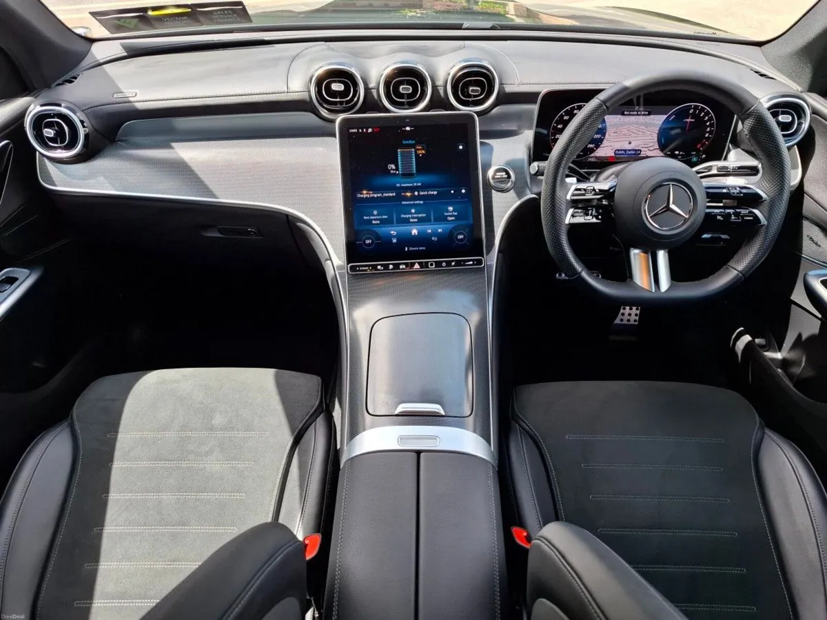 Mercedes-Benz GLC 300E AMG LINE URBAN EDITION 4MAT - Image 2