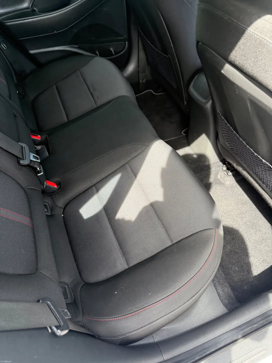 Hyundai i30 2022 - Image 3