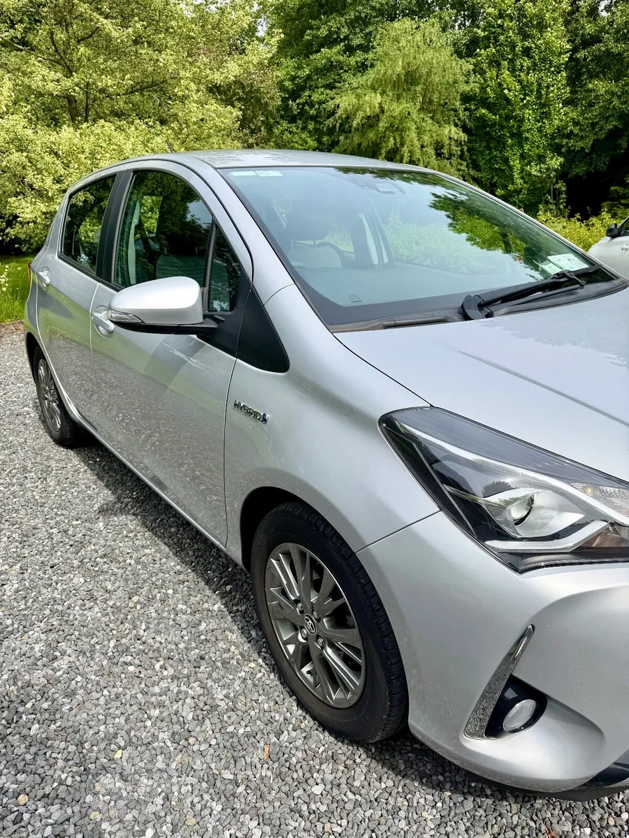 Toyota Yaris 2018 - Image 2