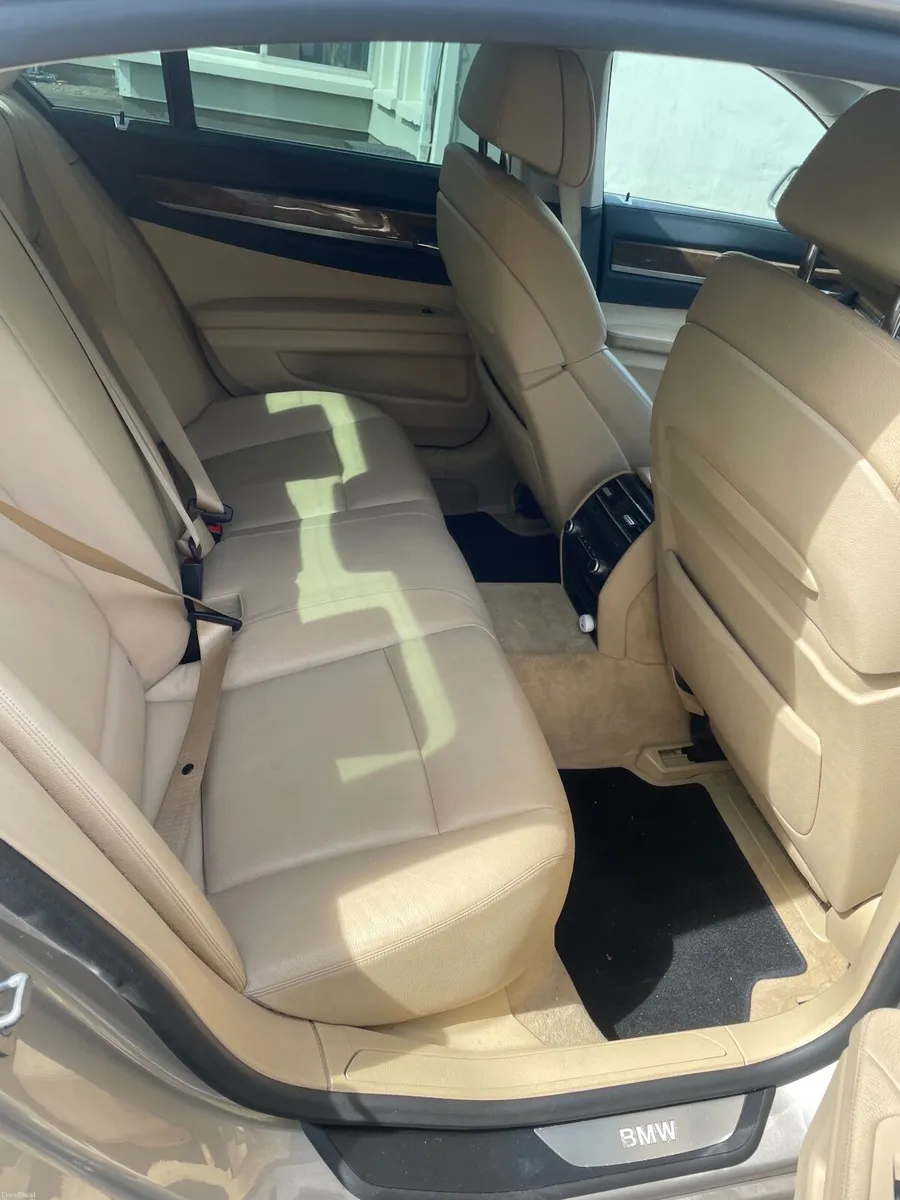 2011 BMW 740D - Image 2