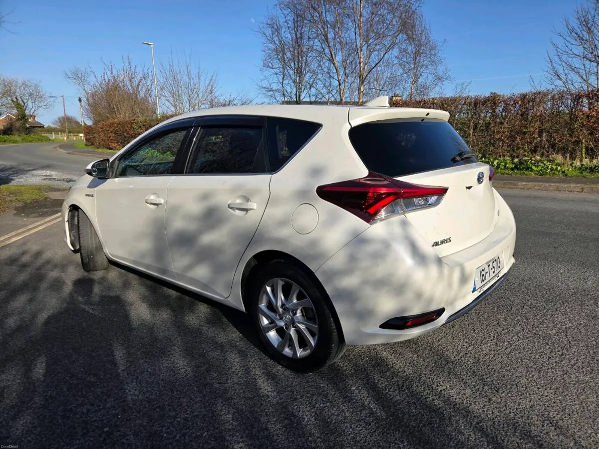 Toyota Auris 2016 automatic - Image 1