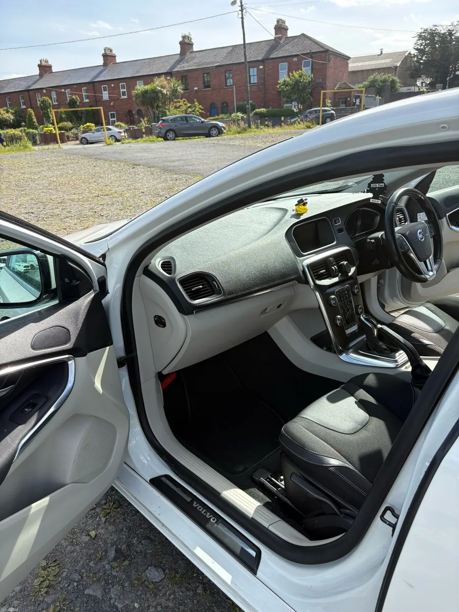 2013 Volvo V40 1.6 Petrol (132 Reg) – Low Mileage - Image 5