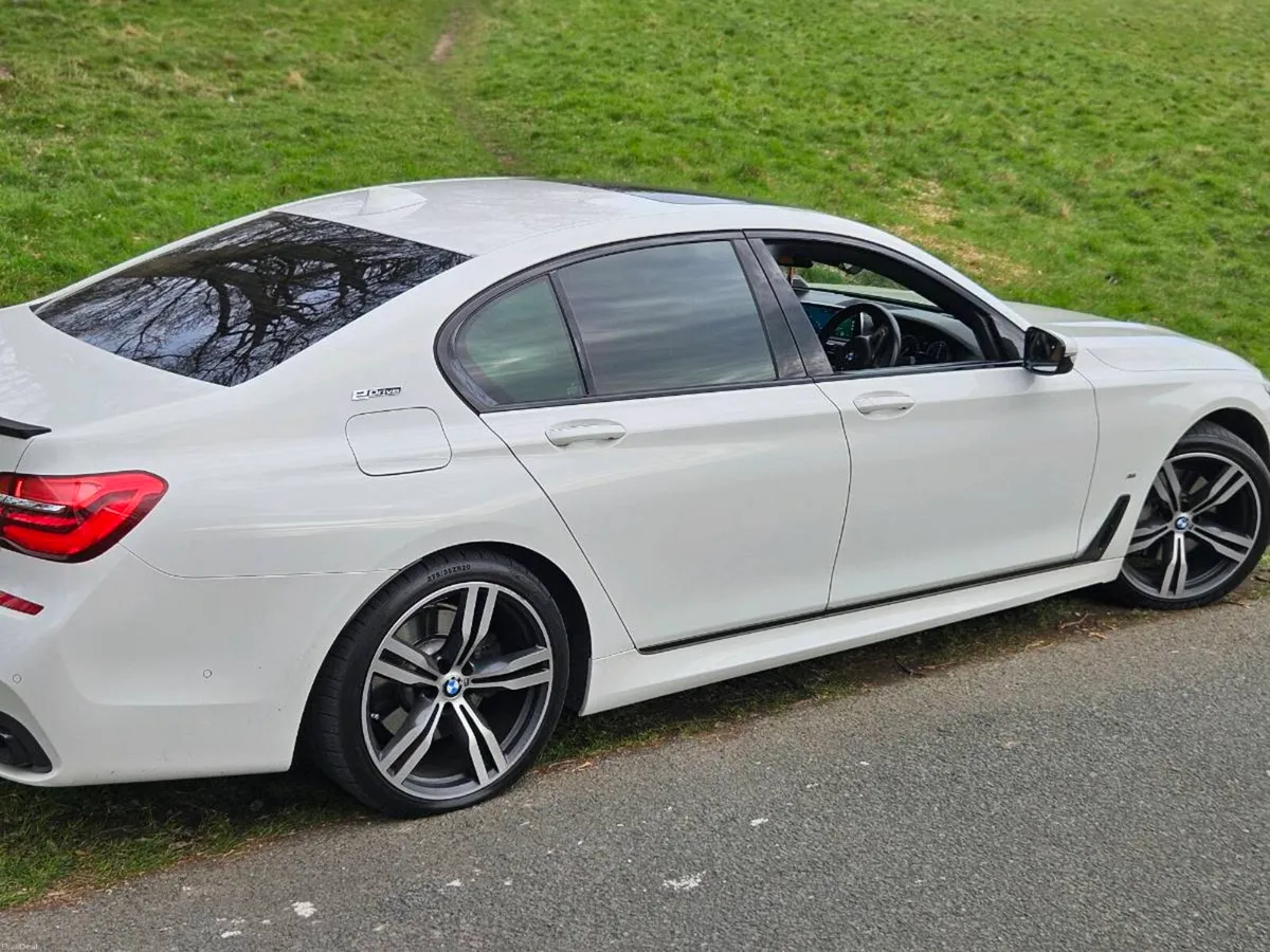 Bmw 740i 2018 - Image 4