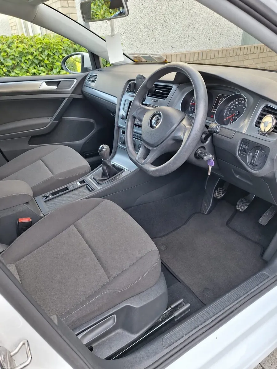 Volkswagen Golf - Image 5
