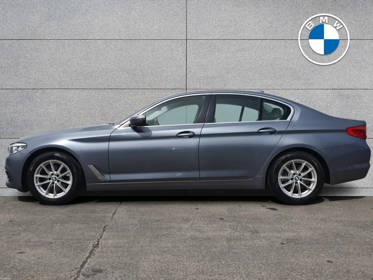 BMW 5-Series 520d SE Saloon - Image 3