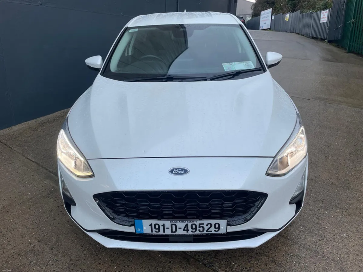 Ford Focus ZETEC ST EXTRAS IN PEARL WHITE!!!! - Image 3