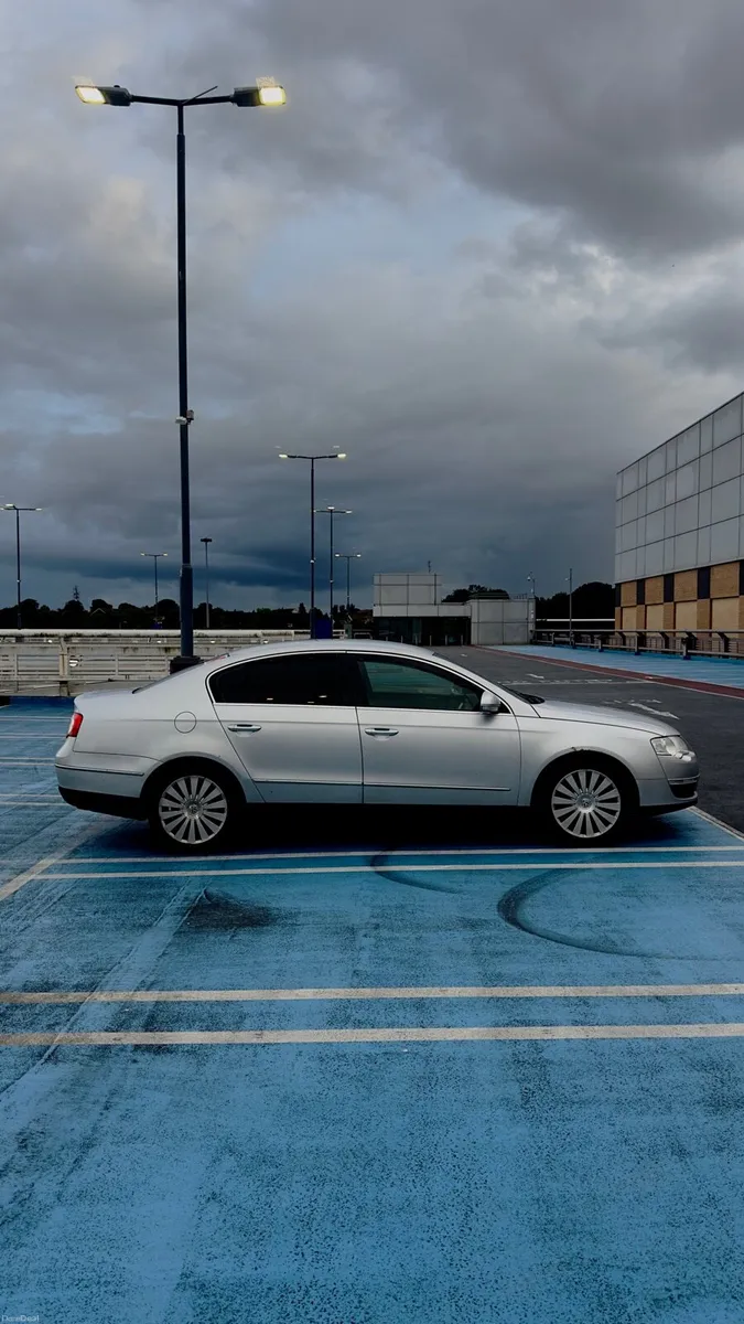VW PASSAT 2.0TDI 2010 - Image 2
