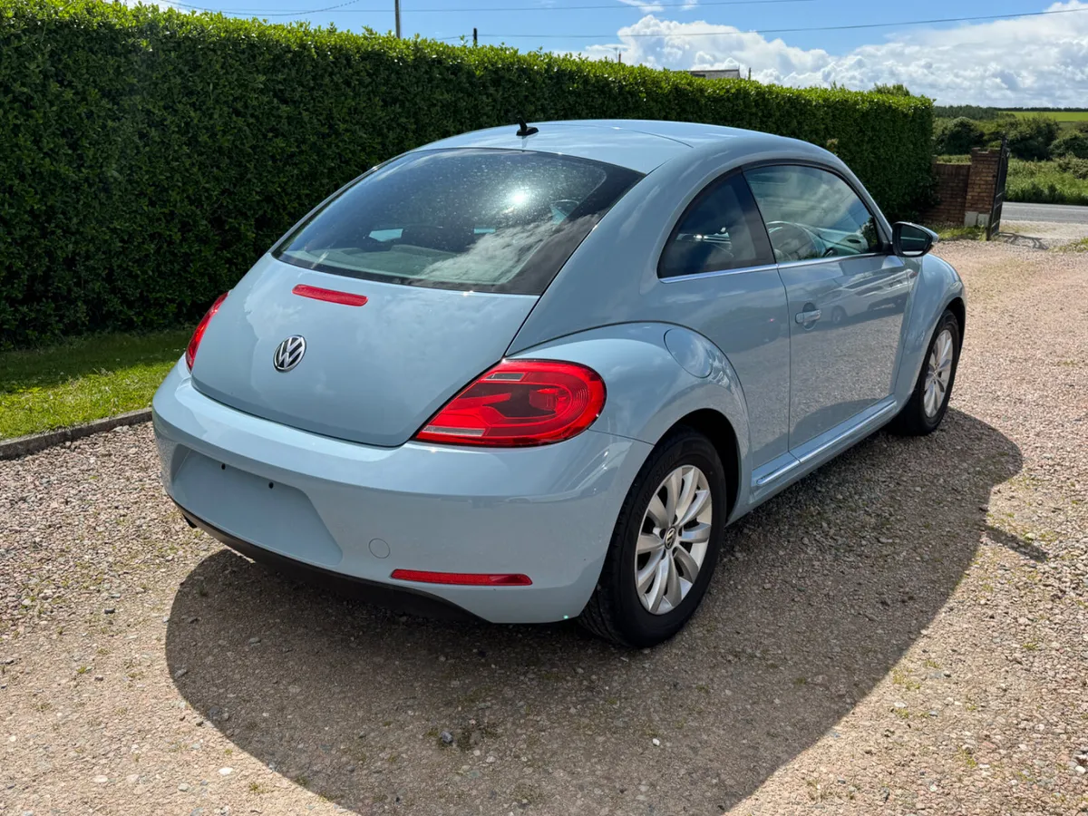 141 Volkswagen Beetle Design DSG - Image 4