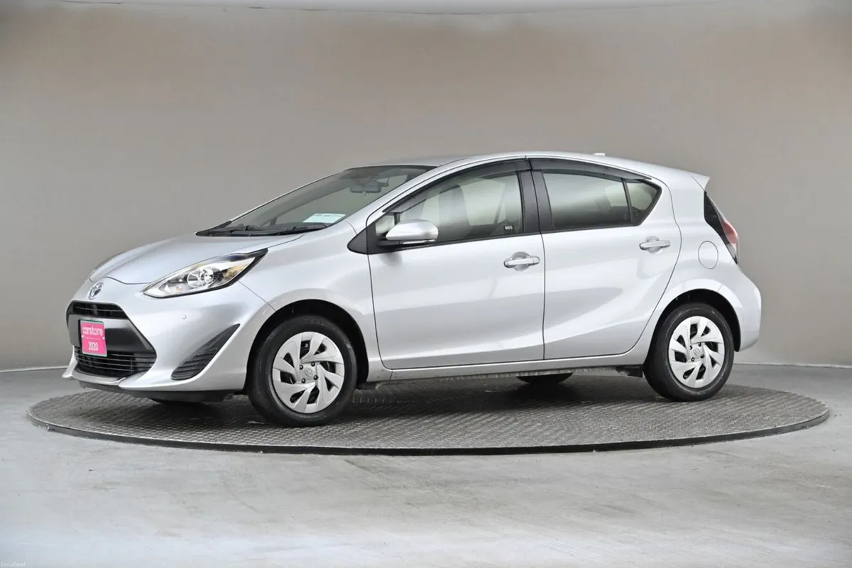 Toyota Aqua 1.5 VVT-i HYBRID **BI-TONE INT**REVERS - Image 4