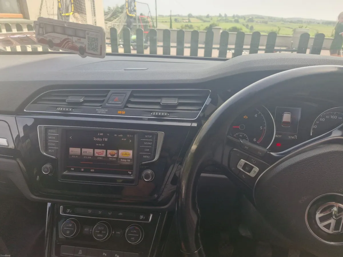 Volkswagen Touran 2016 - Image 3