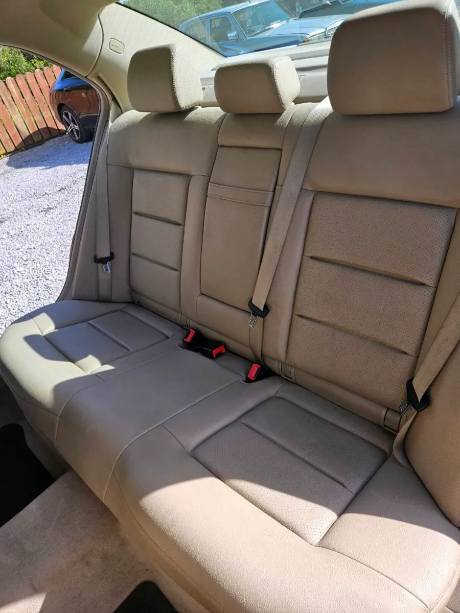 mercedes e220 cdi - Image 4