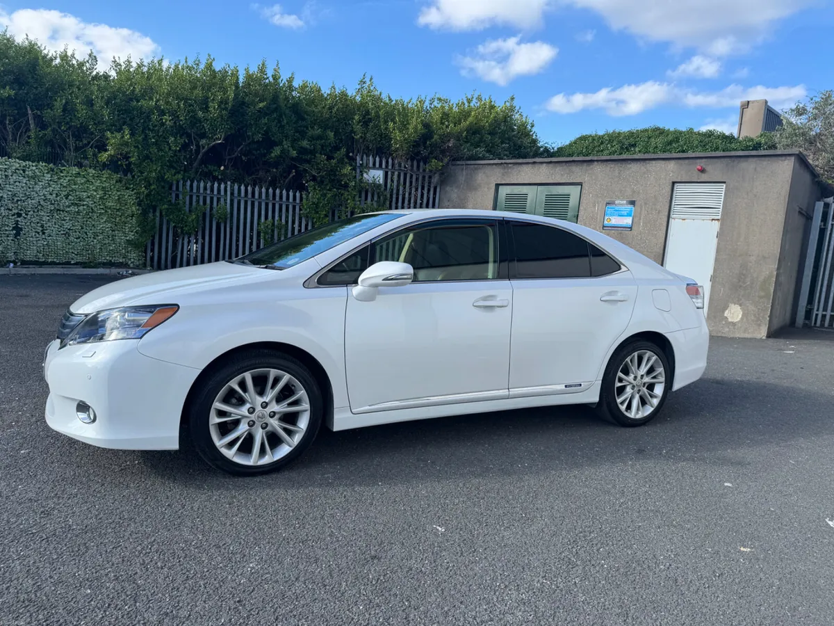 Lexus HS 2.5 Hybrid Automatic - Image 5