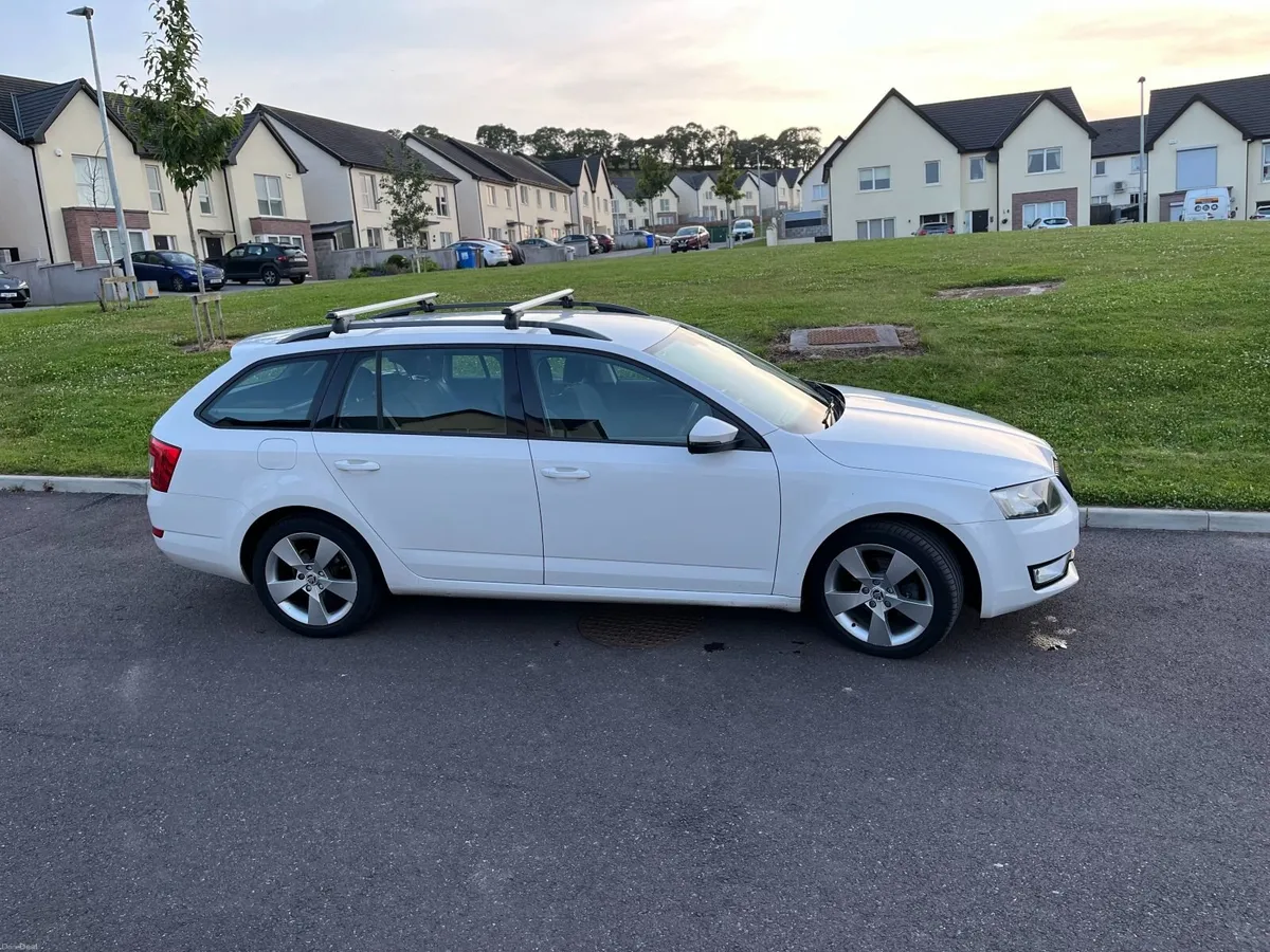 Skoda Octavia 2015 - Image 2