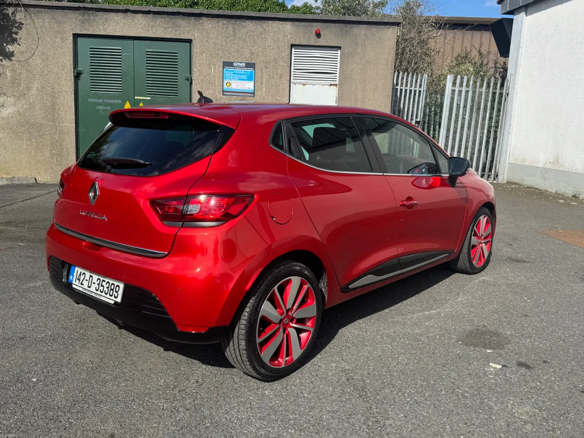 Renault Clio 1.2 Automatic Low mileage - Image 4