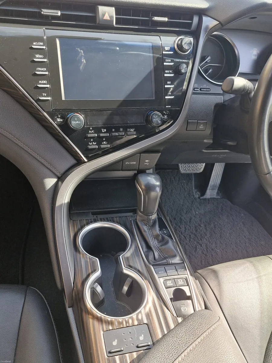 Toyota Camry 2.5 HYBRID G-PACK PLATINUM - Image 4