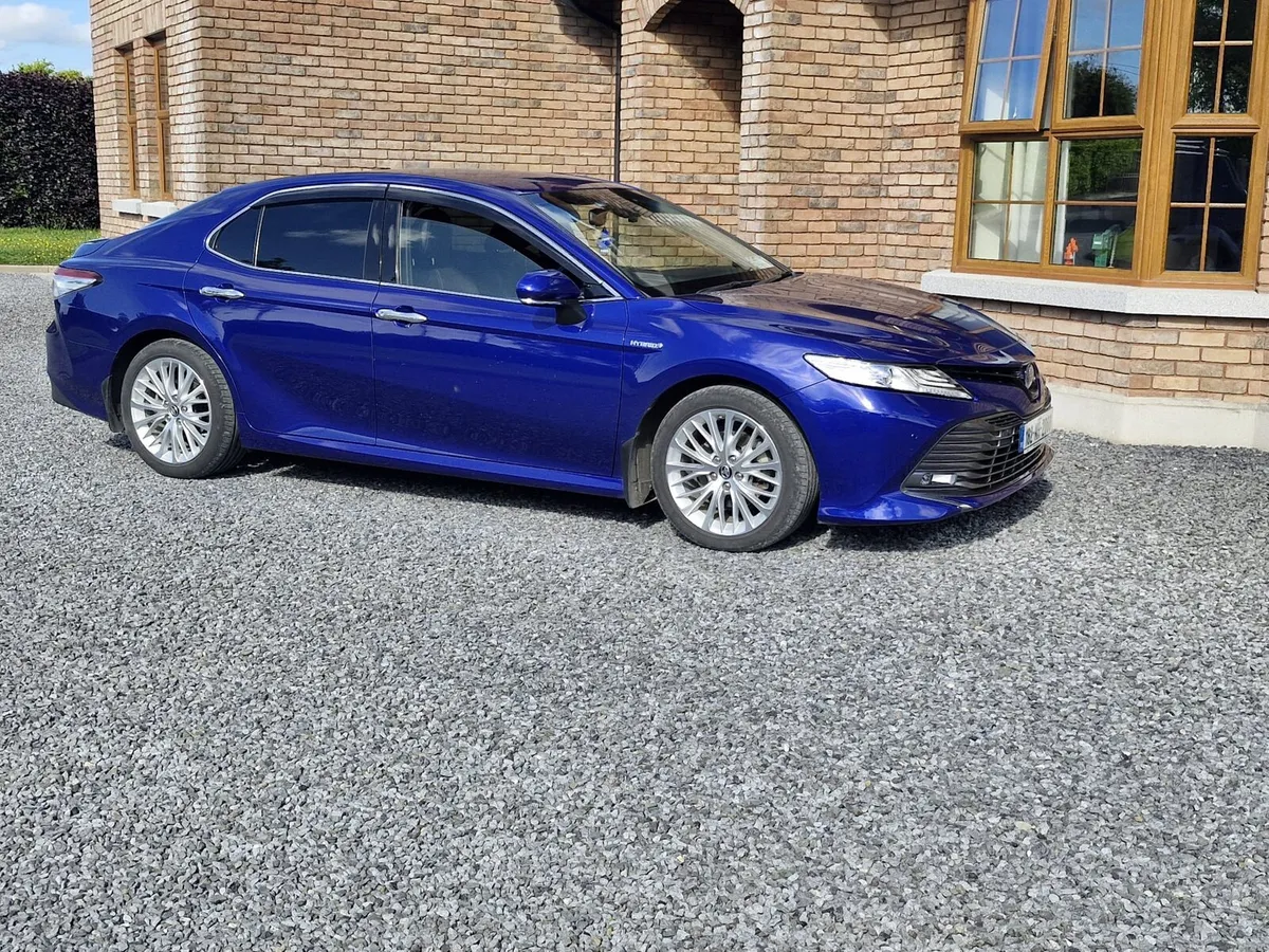 Toyota Camry 2.5 HYBRID G-PACK PLATINUM - Image 2