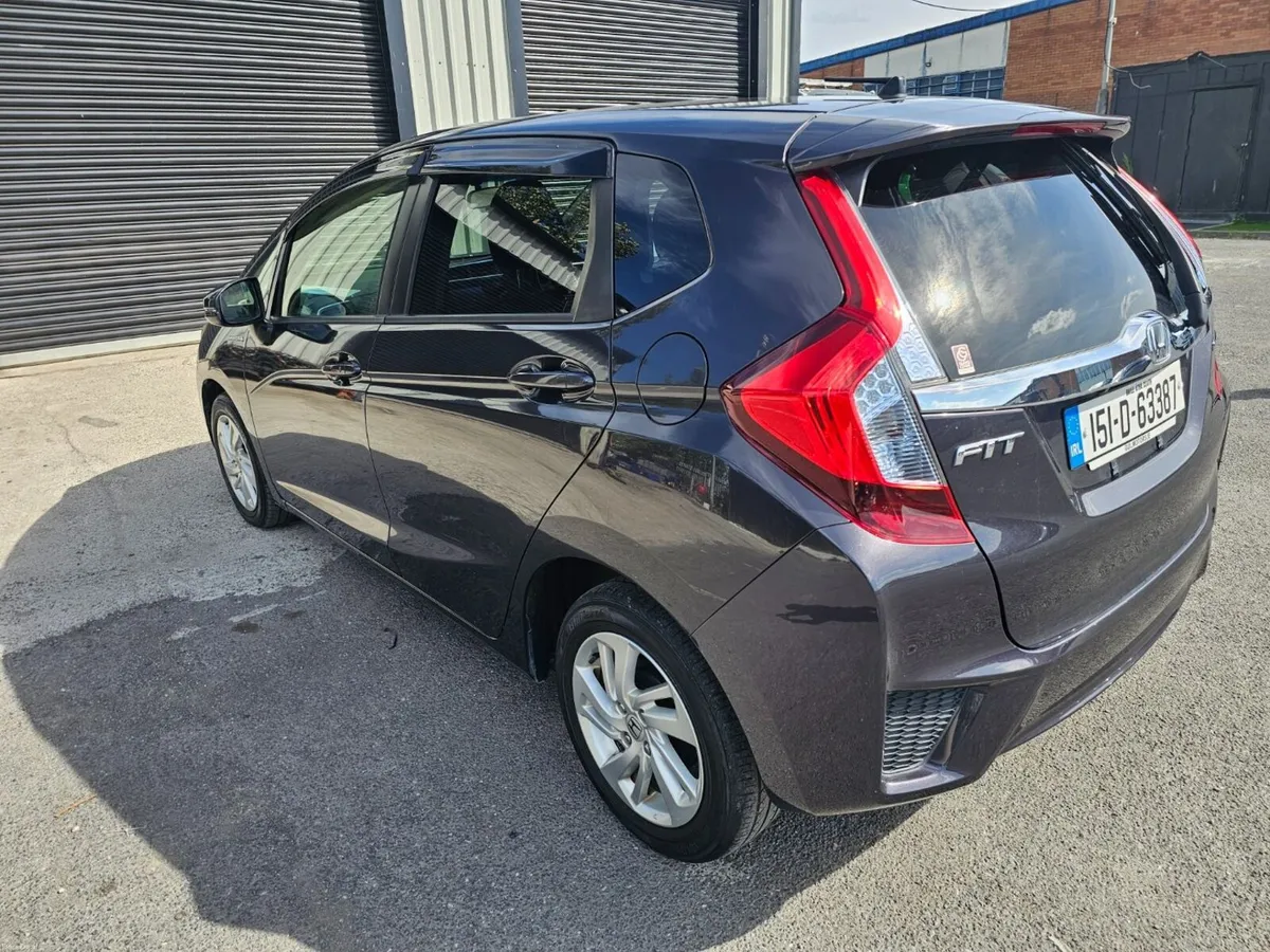 Honda Fit 2015 1.5 Hybrid Auto/ New Nct / warranty - Image 4