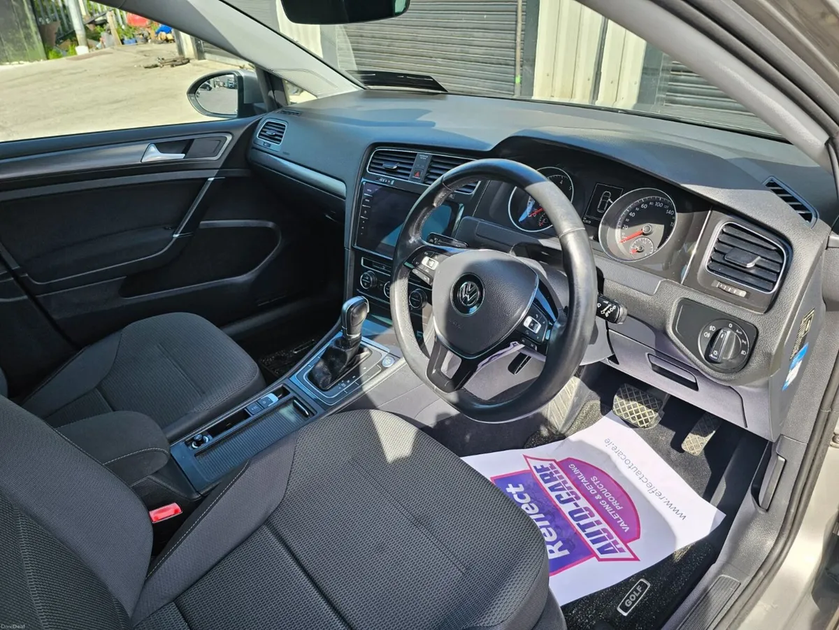 2017 Volkswagen Golf 1.2 Automatic TSI Bluemotion - Image 4