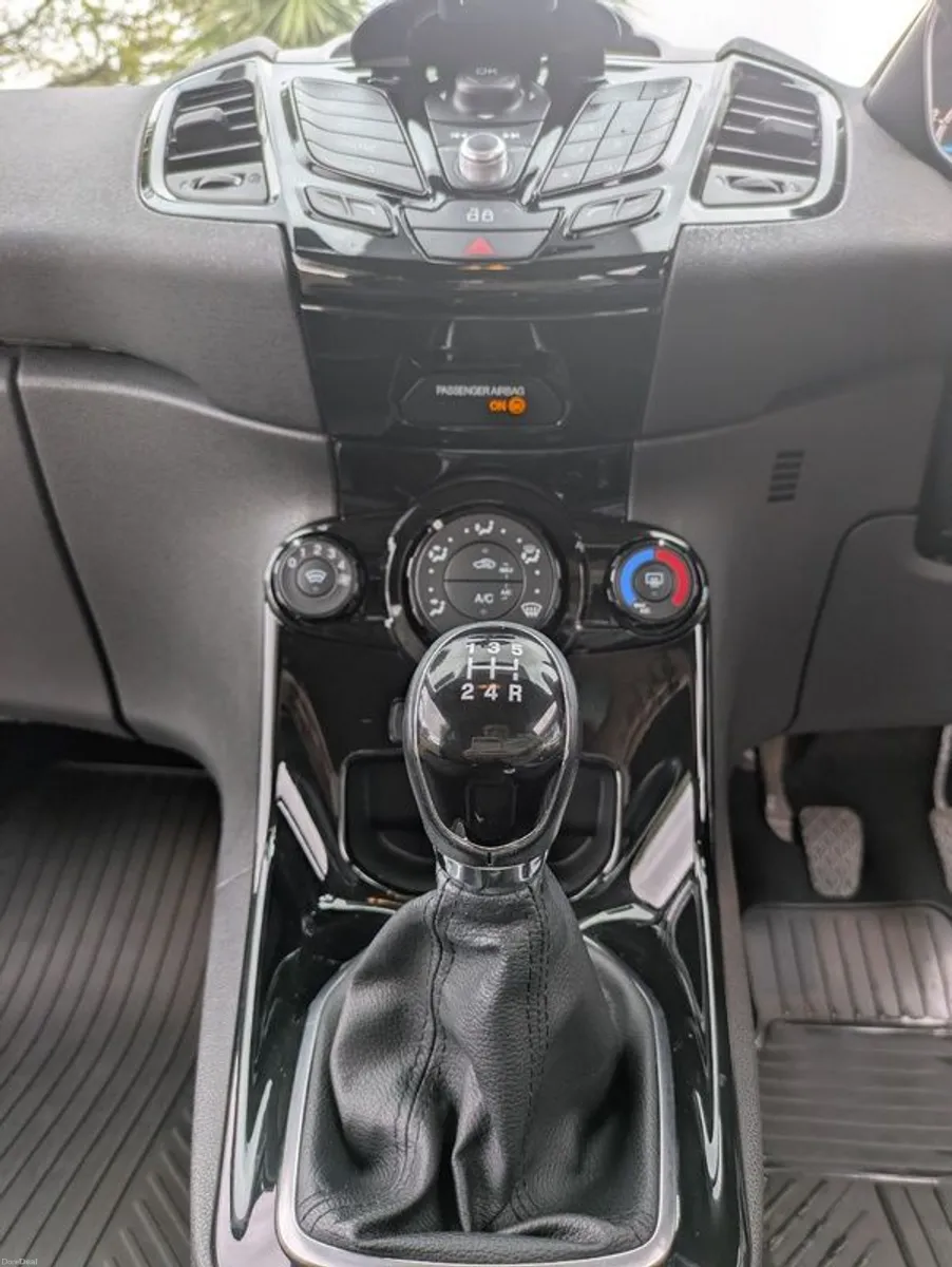 141 Ford Fiesta Zetec/Low Mileage/Well Maintained - Image 6