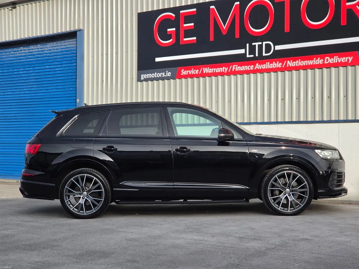 AUDI Q7 2017 BLACK EDT × MAXTON STYLING 7 SEATER - Image 4