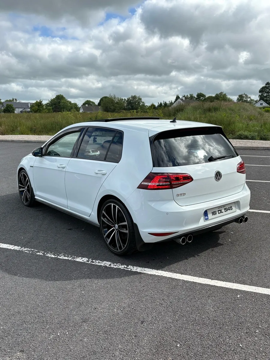 2016 Volkswagen Golf GTD - Image 2