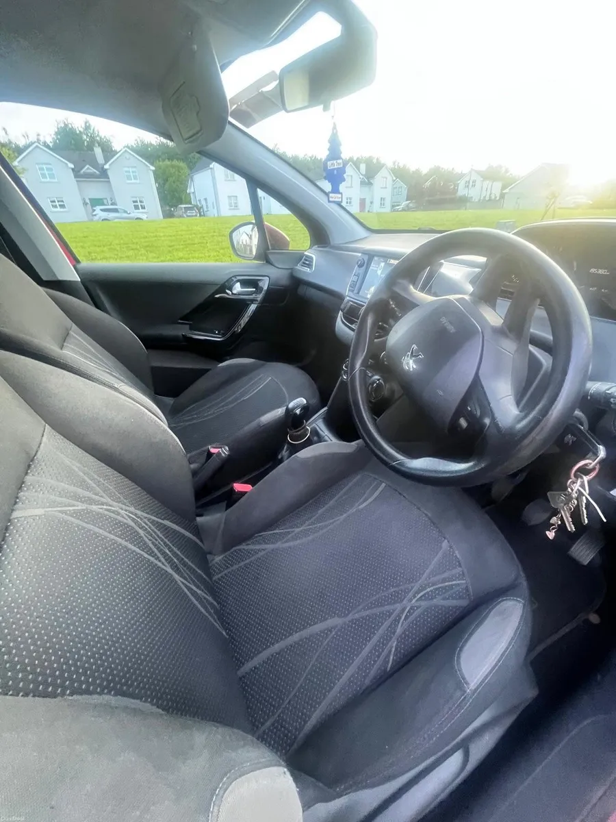 Peugeot 208 2013 - Image 4