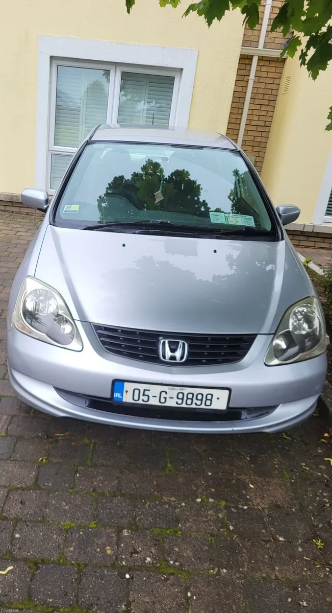 Honda Civic 2005 - Image 1