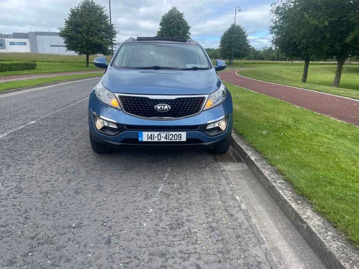 KIA SPORTAGE 1.7 NCT 10/26 TAX 2/27 MINT CONDITION - Image 3