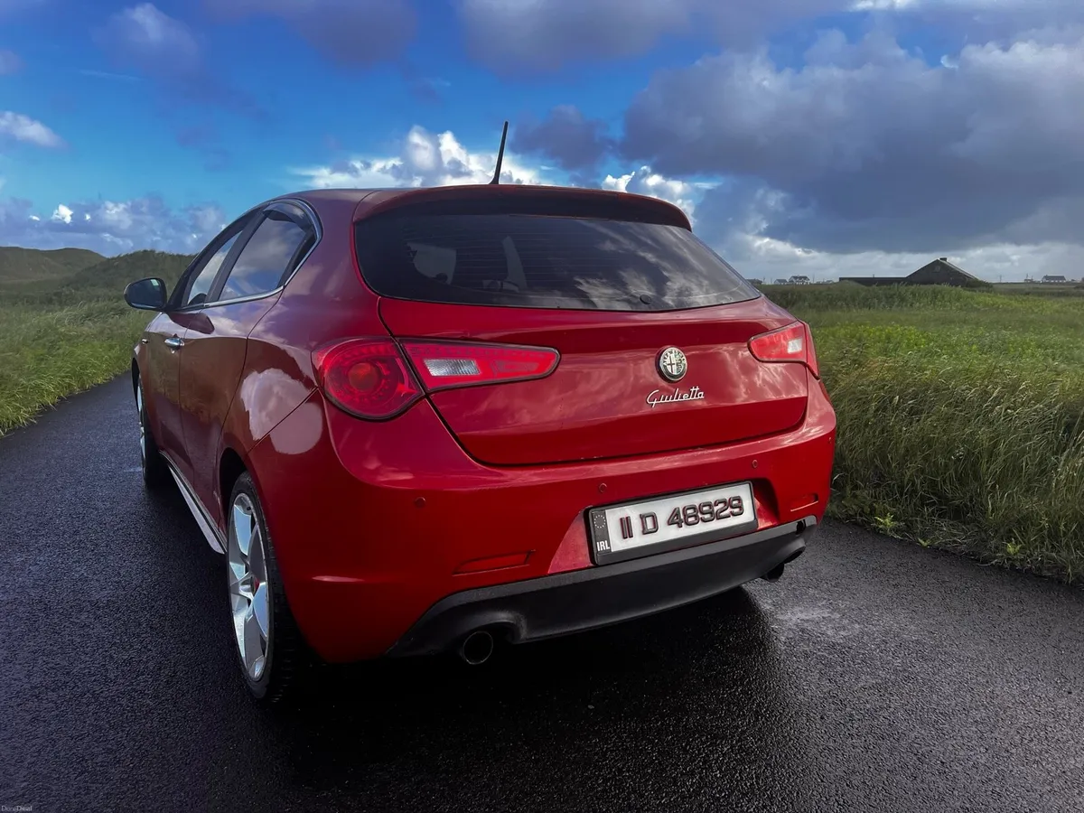 Alfa Romeo Giulietta 2.0 JTDM-2 (2011) - Image 3