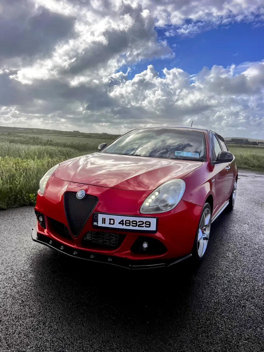 Alfa Romeo Giulietta 2.0 JTDM-2 (2011) - Image 1
