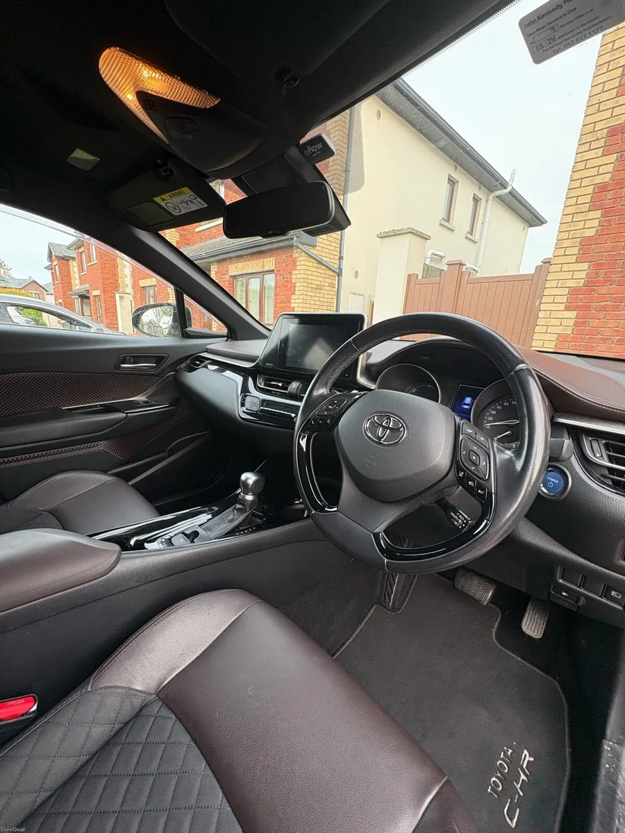 Car - Image 4