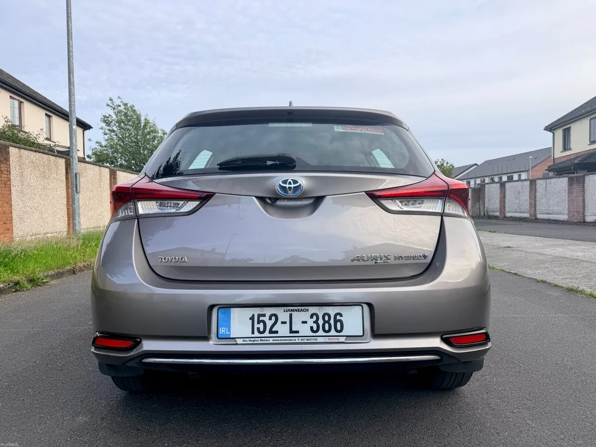 2015 Toyota Auris Hybrid Luna - Image 4