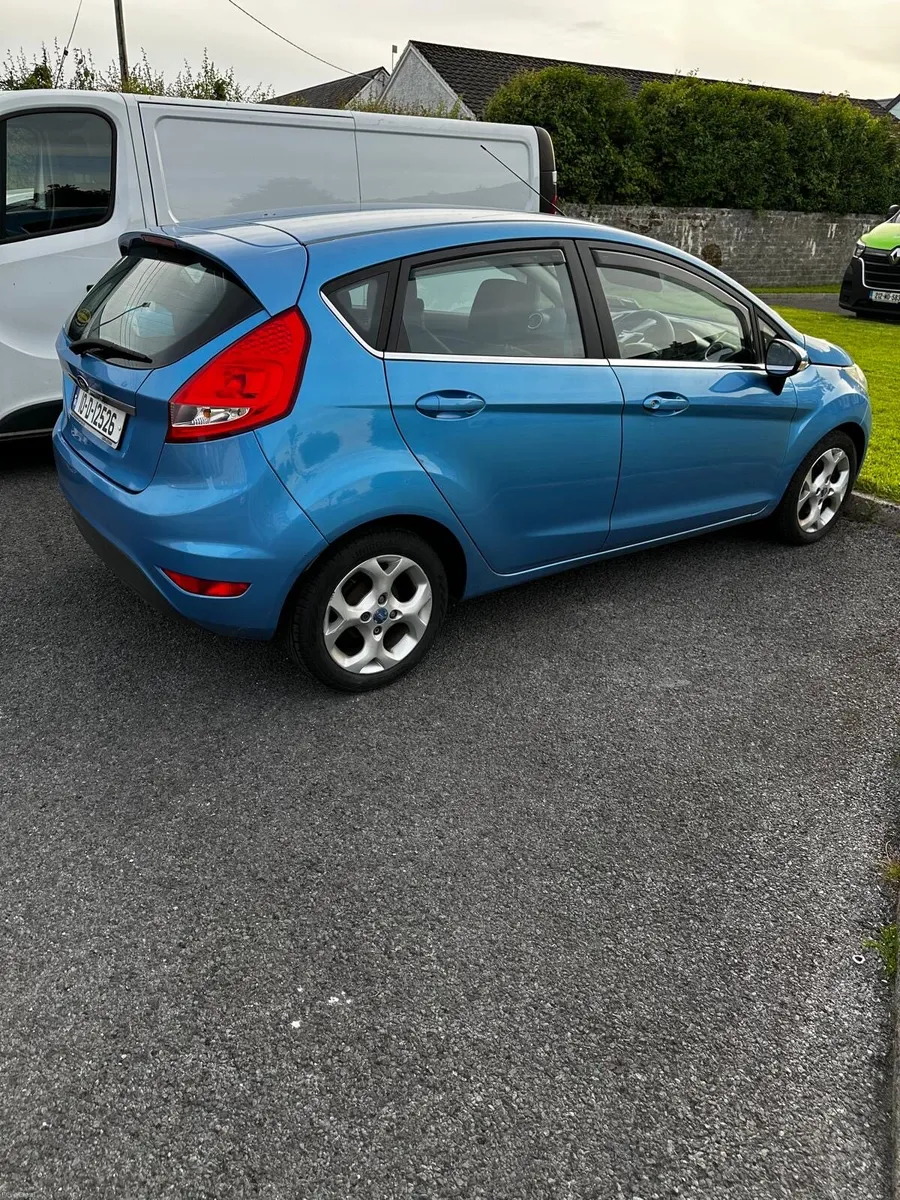 Ford fiesta - Image 2