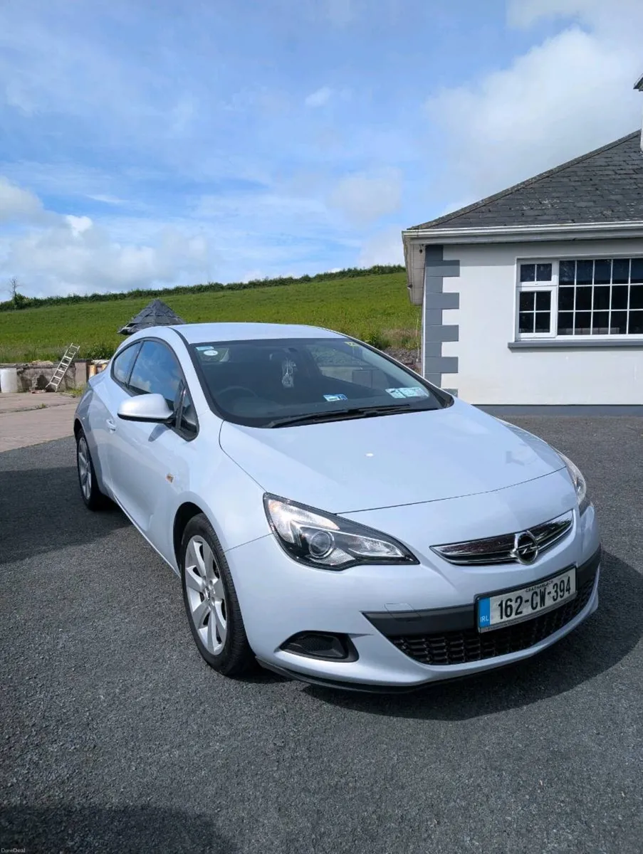 2015 Opel Astra 1.4 Petrol Automatic – Only 59,000 - Image 1