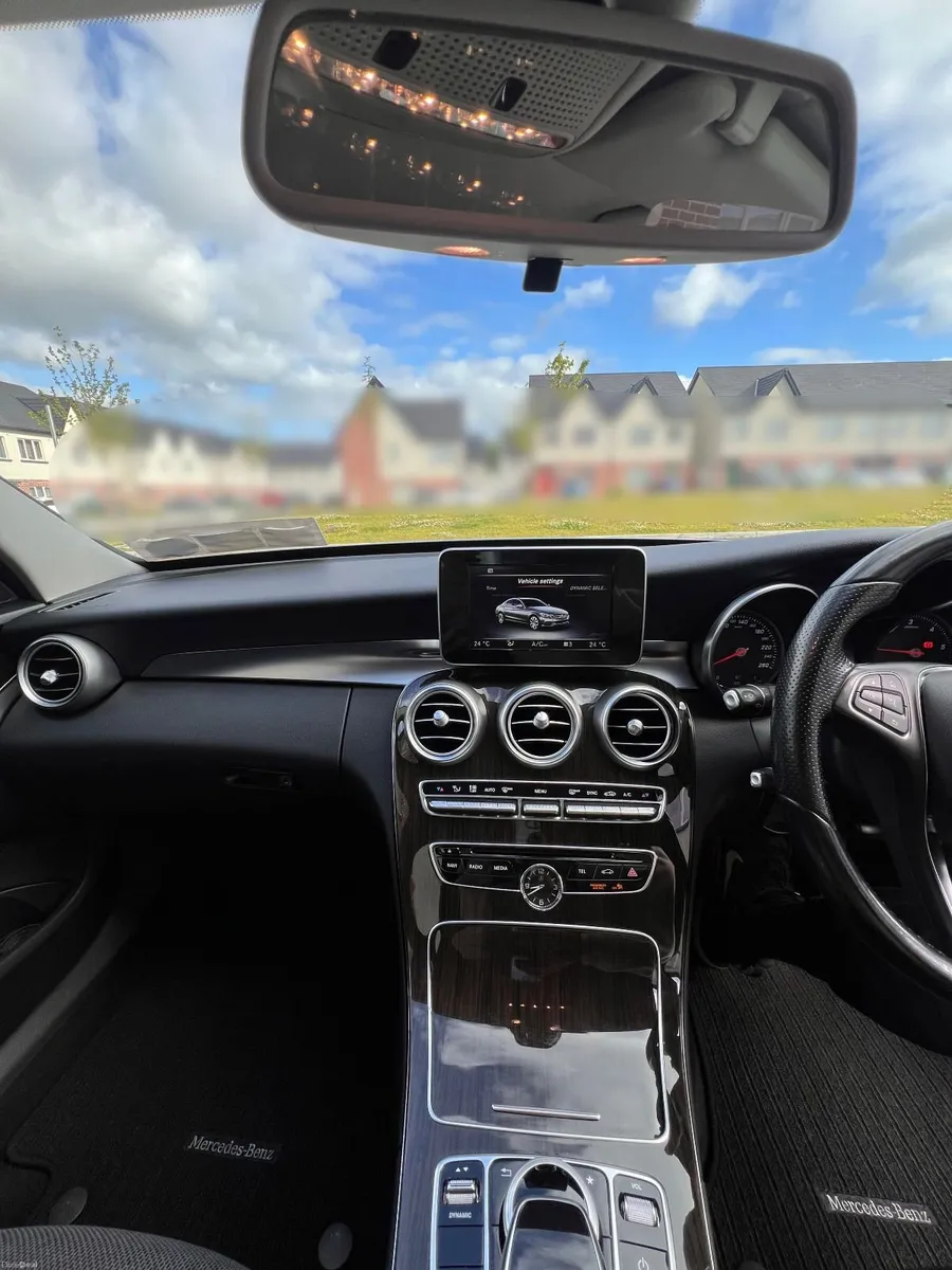 Mercedes-Benz C-Class 2016 - Image 2
