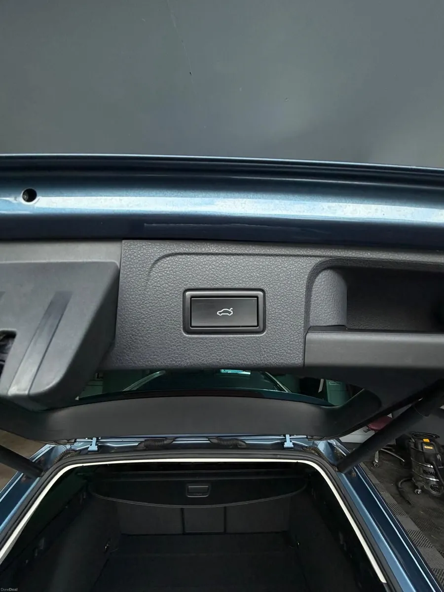 Volkswagen Passat 2016 Estate - Highline Edition - Image 4