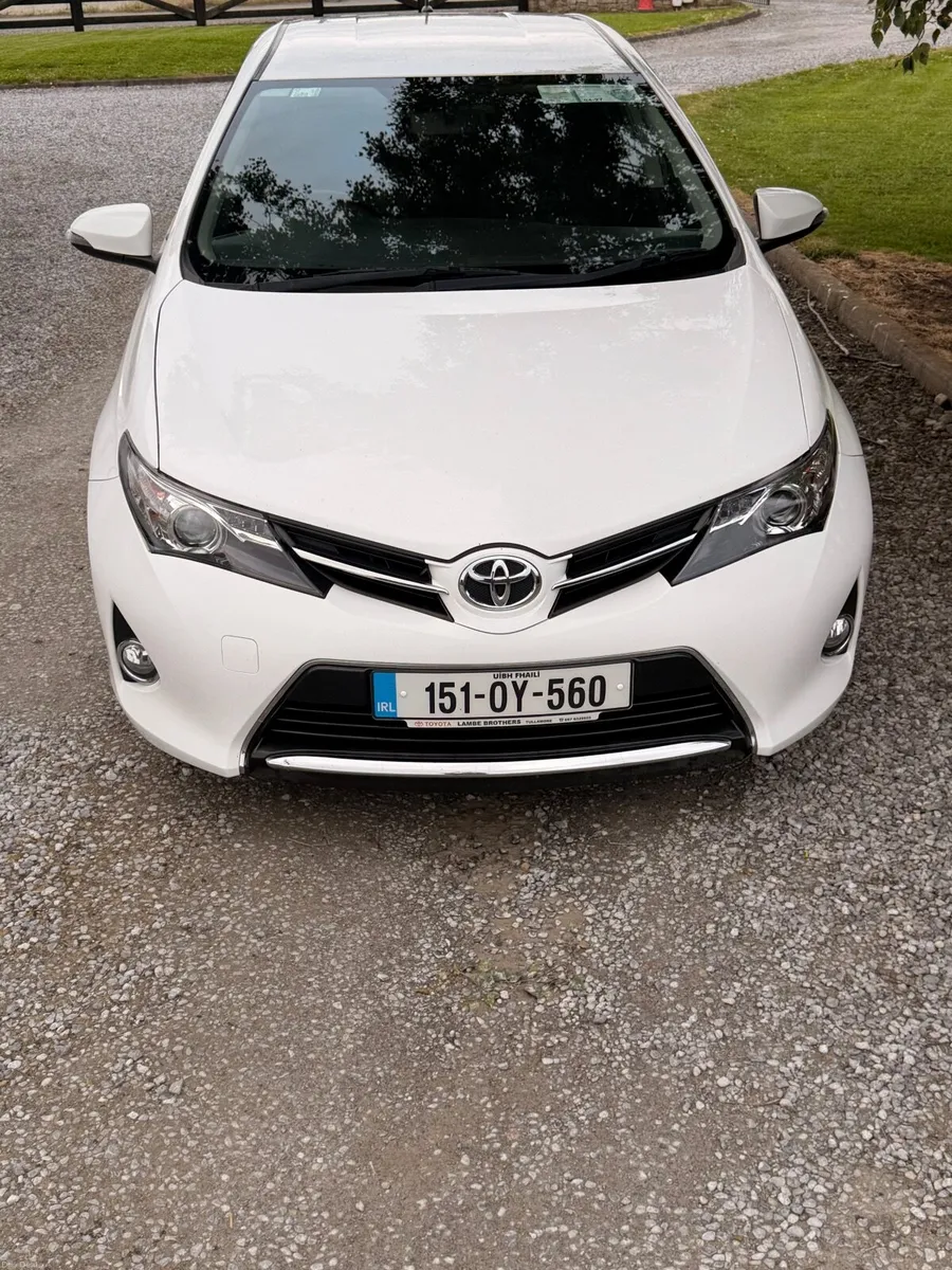 Toyota Auris 2015 - Image 1