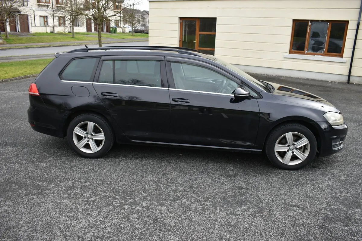Volkswagen Golf 2015 1.2 Petrol Automatic 87500 km - Image 5